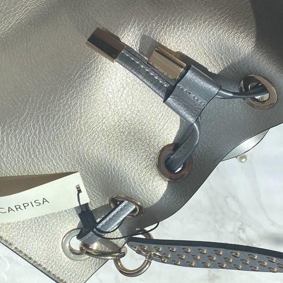 Carpisa Women's smooth Leather Medium Bucket Shoulder Bag - Picture 11 of 12